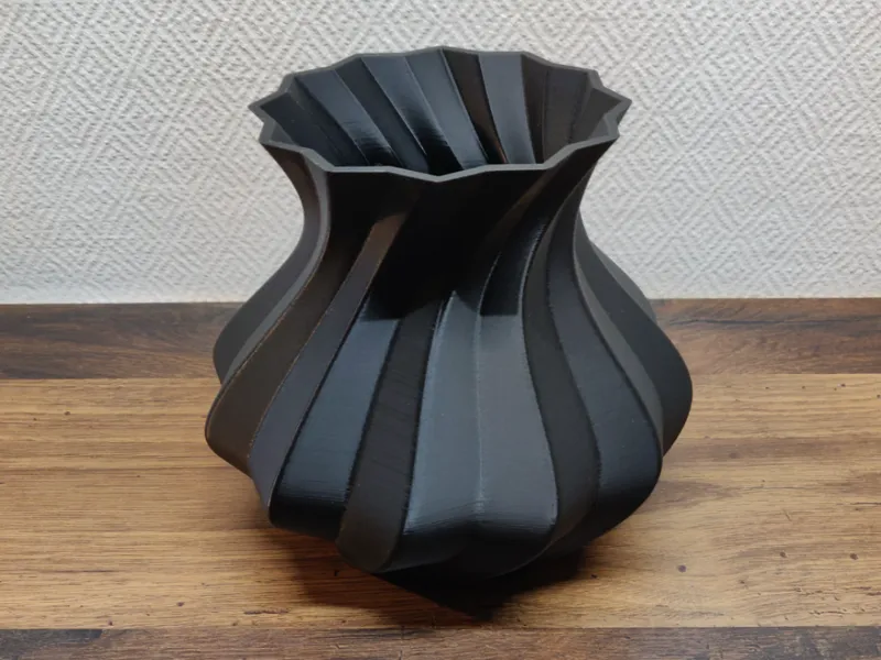 Black twisted vase