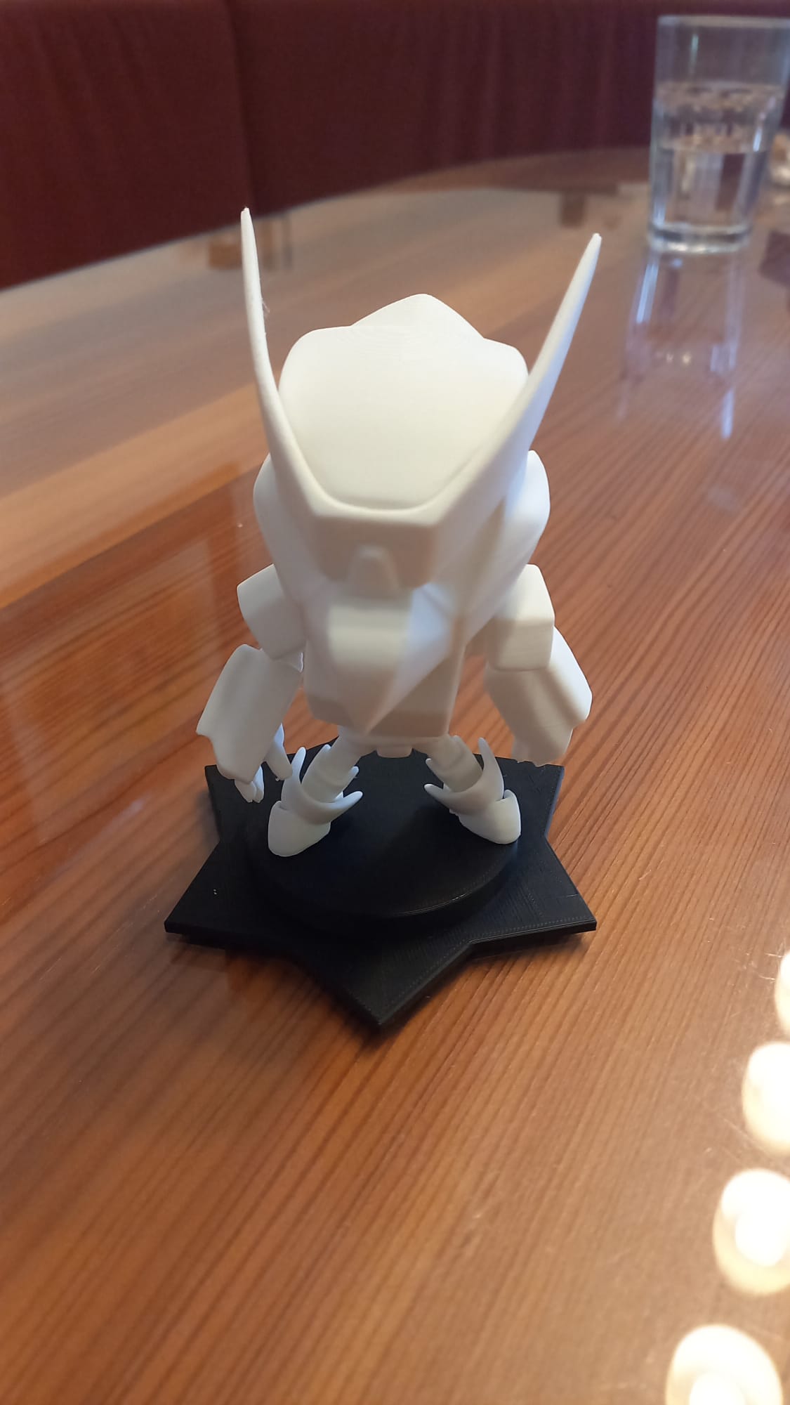 Miniatura 2 do modelo 3D Mecha Crow + Stand