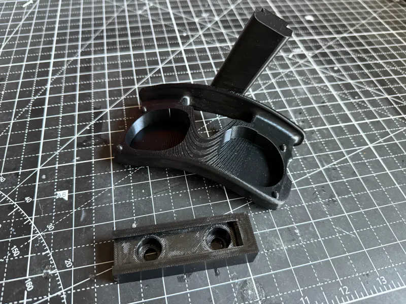 Bigscreen Beyond 1 and 2 Holder for 4080 Extrusion