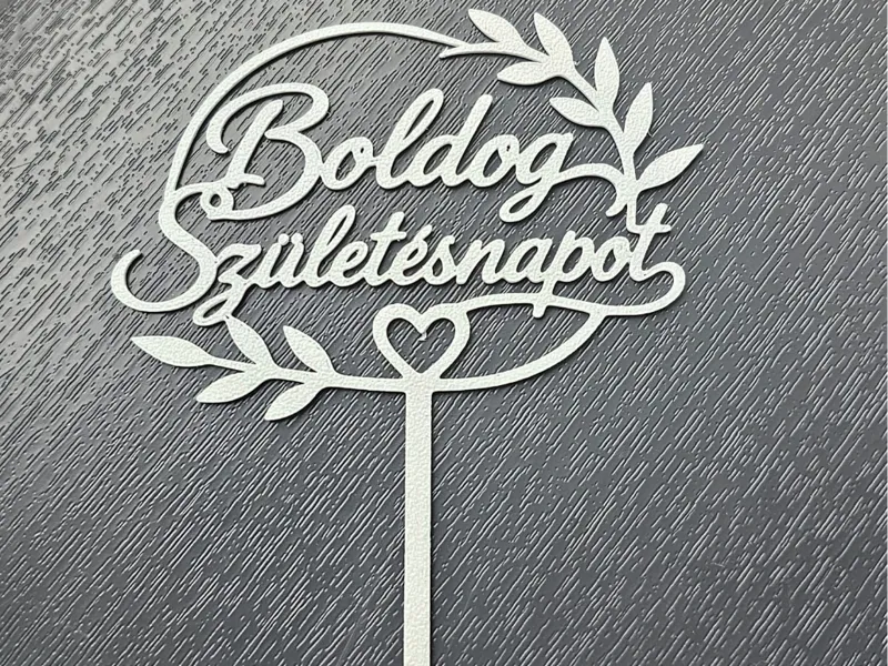 Boldog Születésnapot Cake Topper with Leaf Wreath
