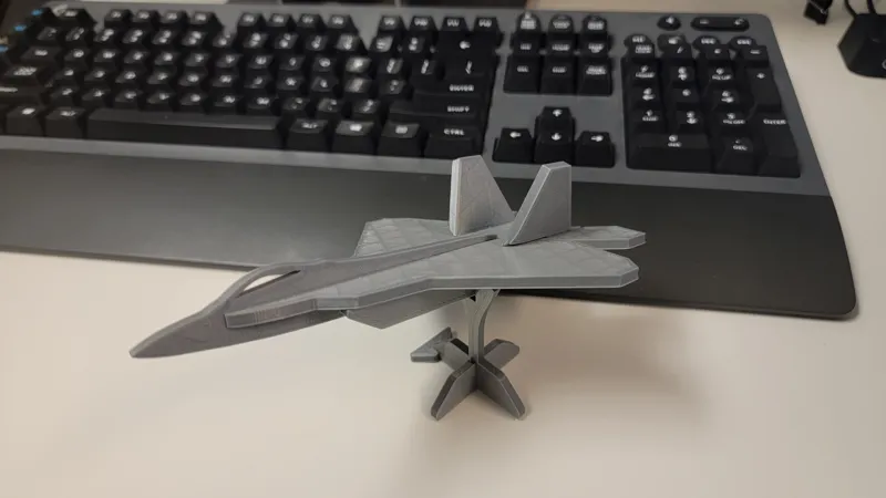 Simple Stand For F22 Kit card