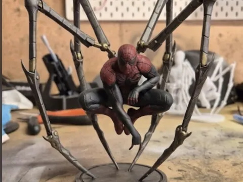 Modelo para impresión 3D: spiderman with mechanical arms — referencia de MakerWorld