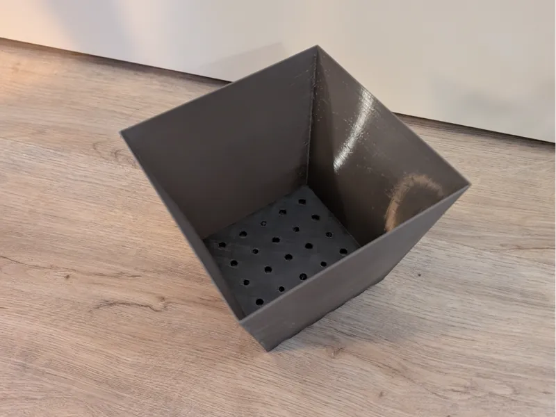 Quadratischer Pflanztopf