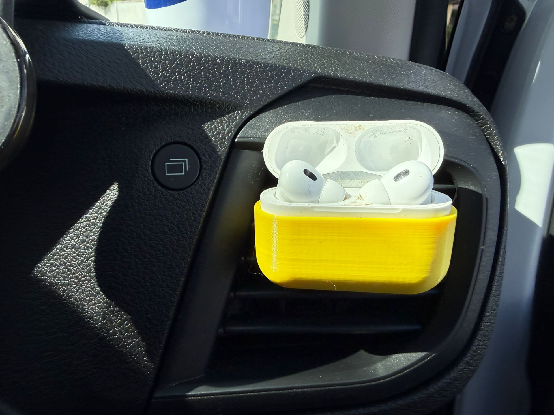 AirPod holder air vent (1, 2, 3 gen, Pro 1, Pro 2)