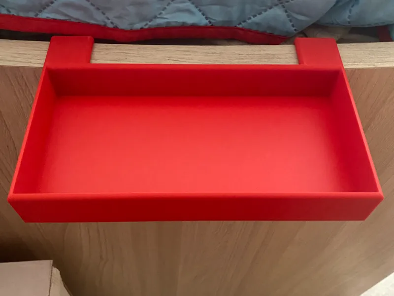 Vassoio/contenitore per letto