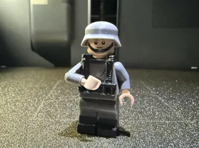 minifigure bent arm
