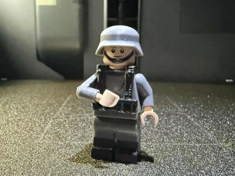 minifigure bent arm
