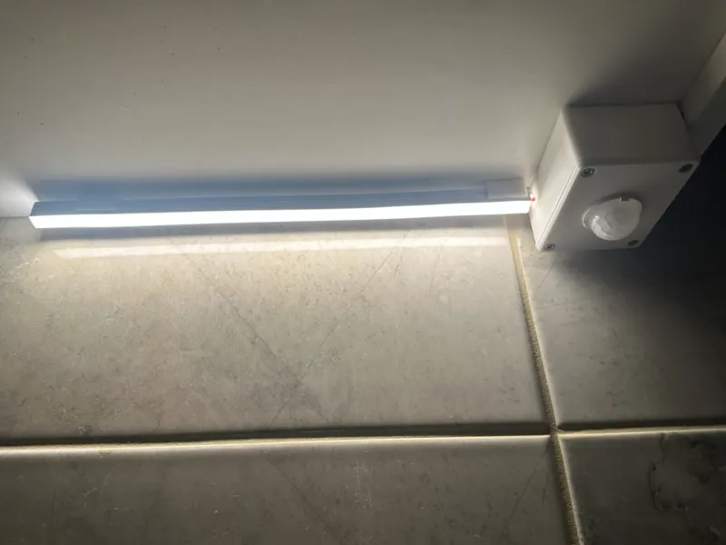 Neon led clip for 10mm silicone led chain.