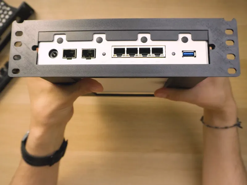 10-inch Mini Rack - Turris Omnia NG