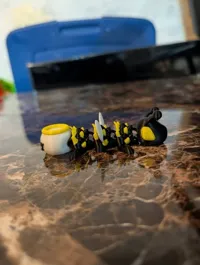 bee small