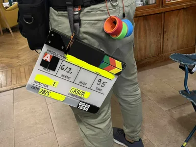 Customizeable slate/clapperboard holder 