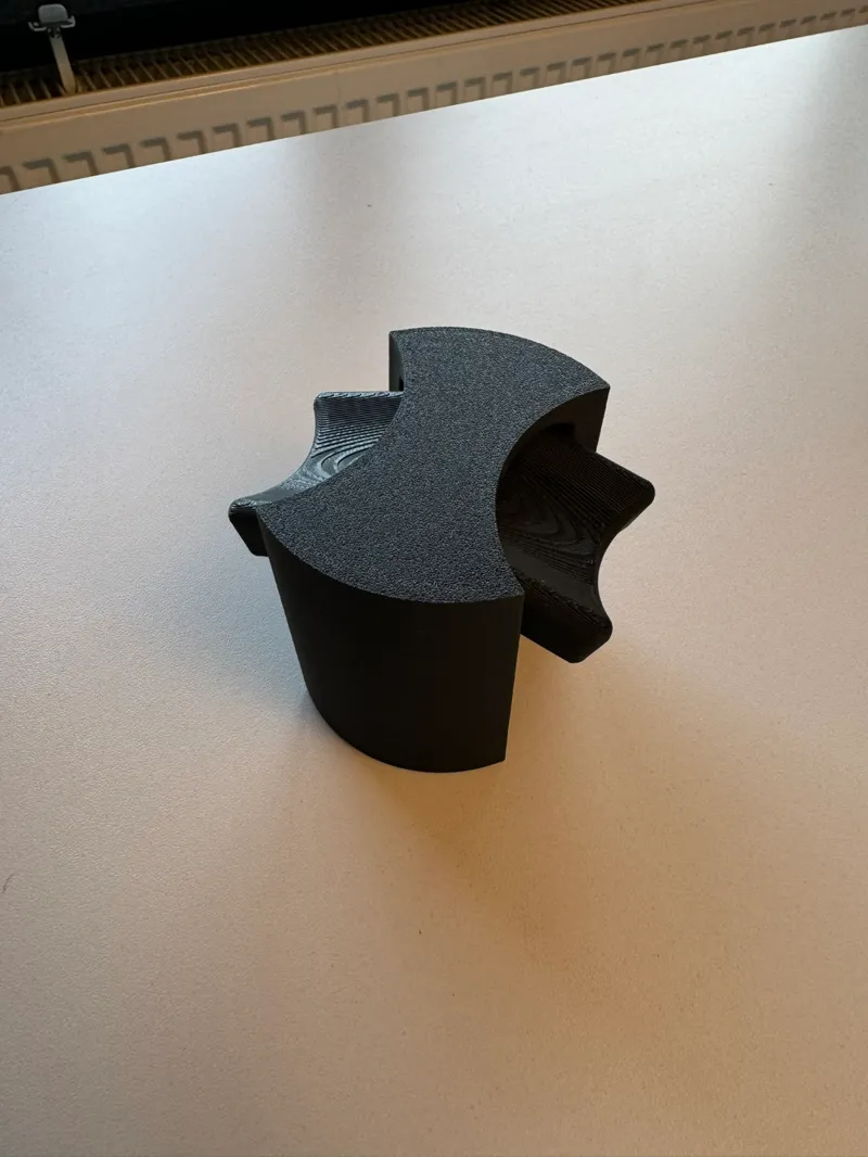 SKODA Superb sprung cup holder