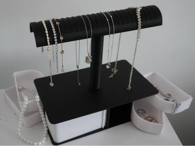 Jewelry Storage Box with Integrated Jewelry Stand