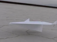 Avion en papier figé dans le temps — photo 2