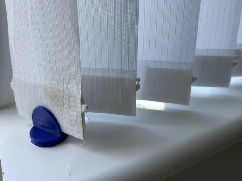 Rotating Blind Clip