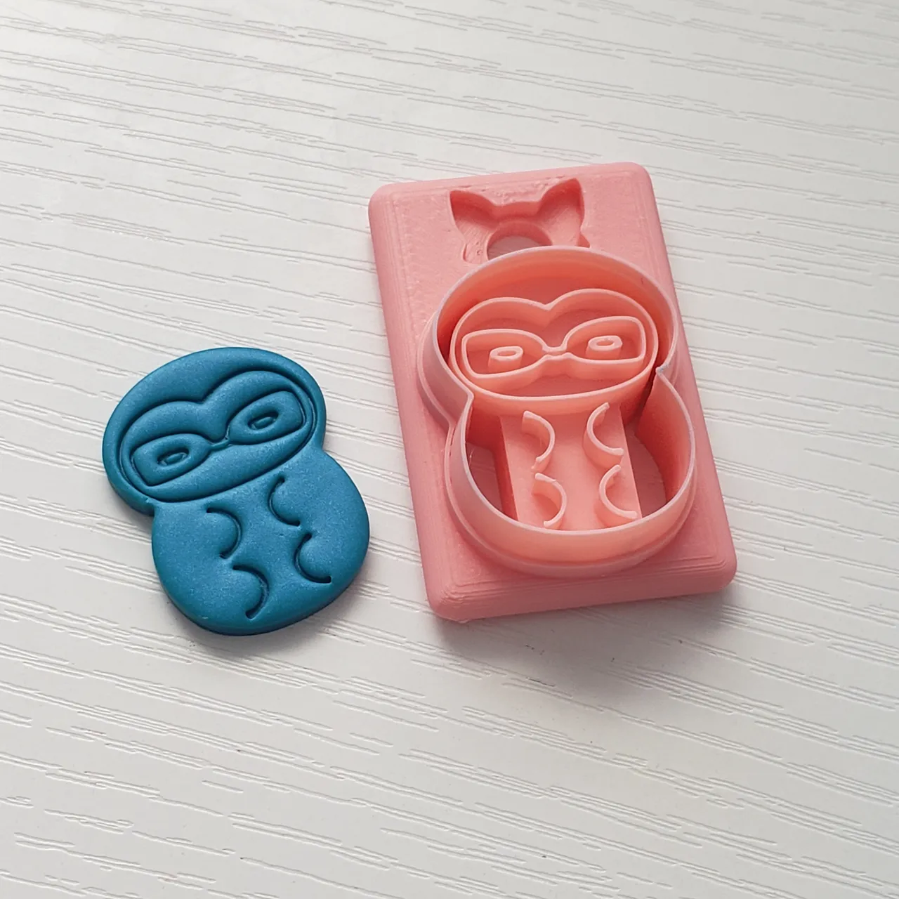 Sloth Polymer Clay Earring Cutter view 3
