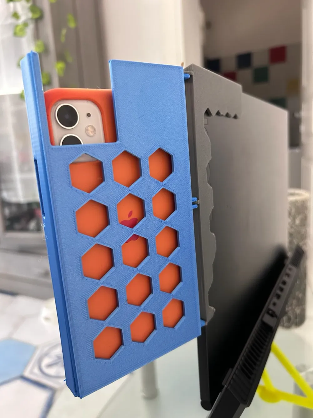Iphone holder for notebook by angelo.caccavo96 - MakerWorld