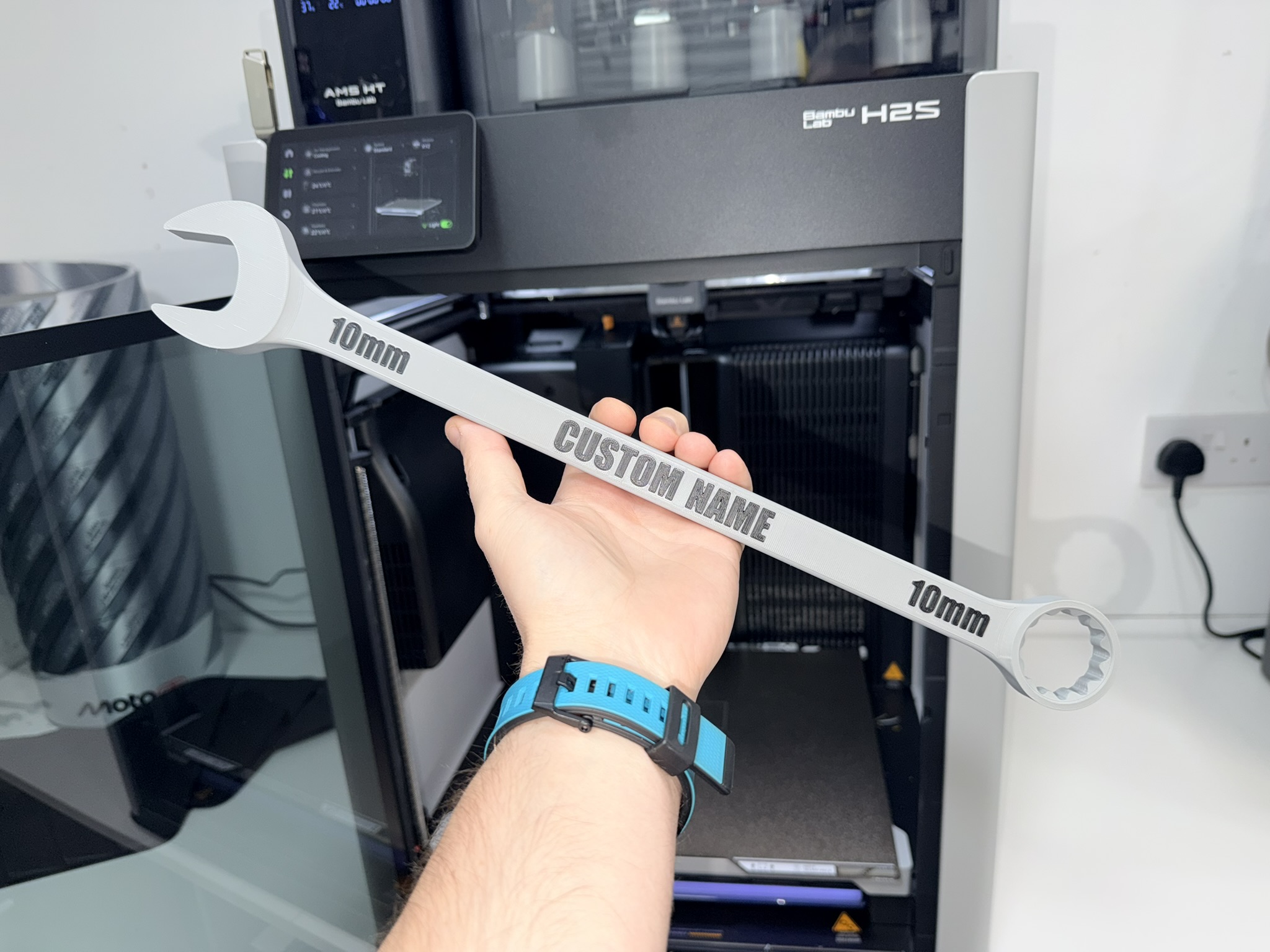 Miniatura 2 do modelo 3D Personalized Wrench – Editable Text 
