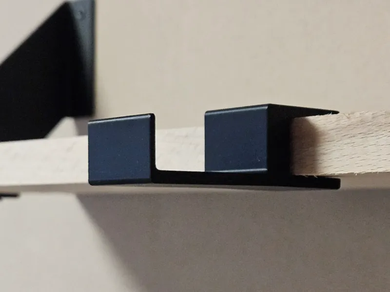 DeskBuddy – Kopfhörerhaken für Regalbretter