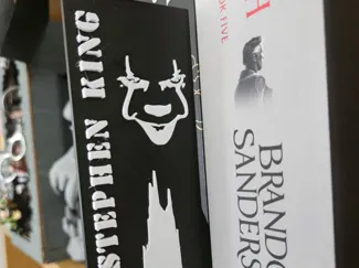 Bookshelf organizer - Stephen King (1/2)