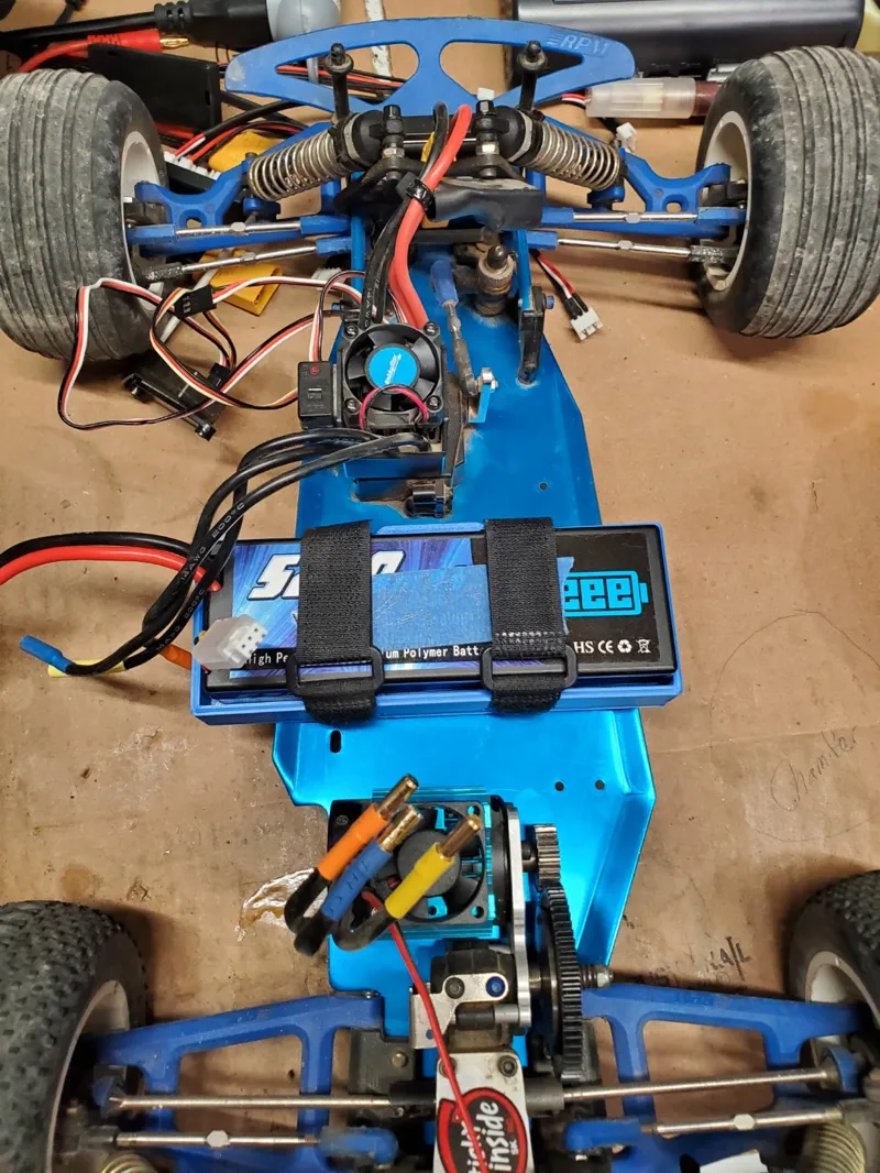 Battery box for Associated RC10GT v1 Flat Chassis