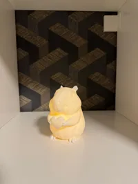 Lampe capybara avec cœur — photo 3