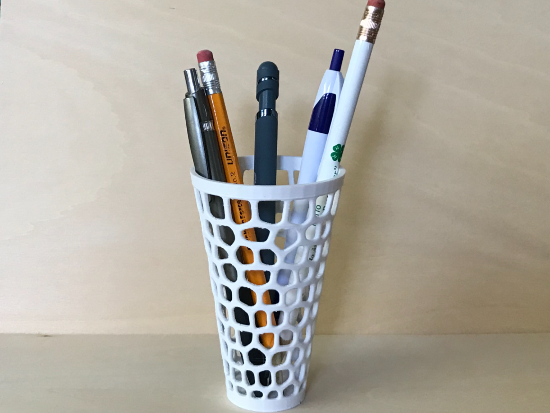 simple modern pen holder 