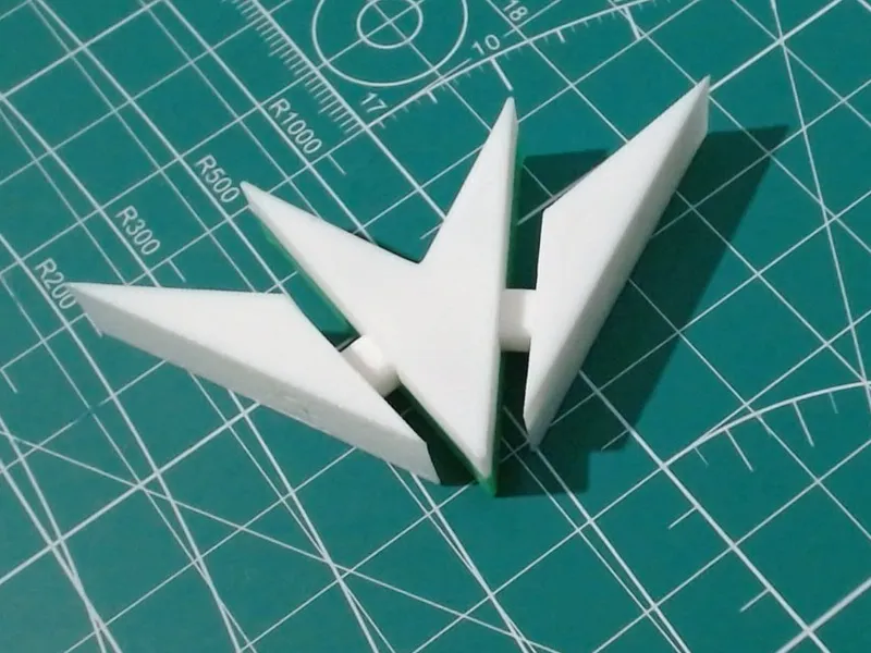 Trident spaceship model kit
