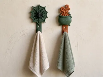 Adorno temático: Halloween Wall Hooks – Spider & Bubbling Witch Set — vista de referencia 3