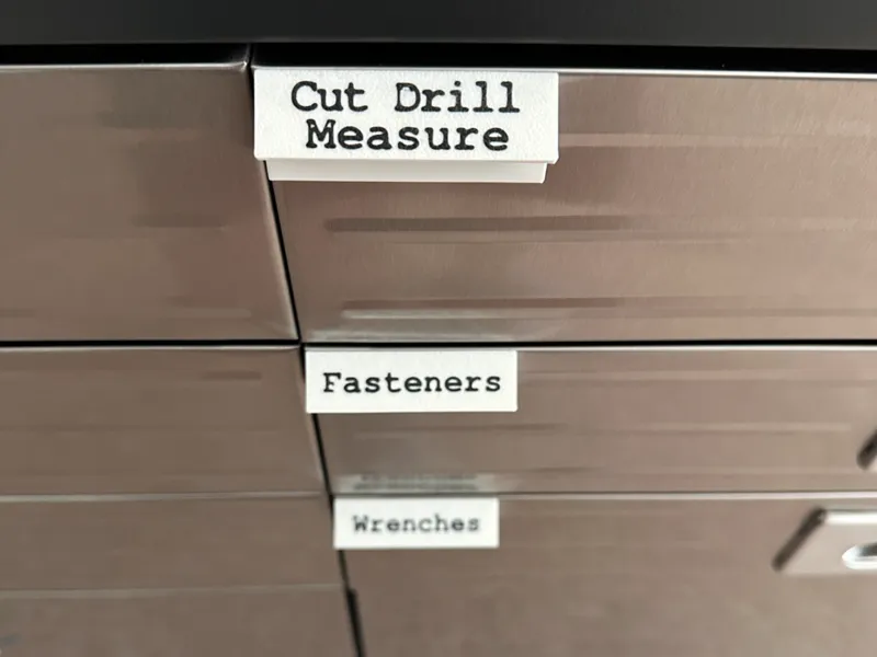 Simple Modifiable Magnetic Sign
