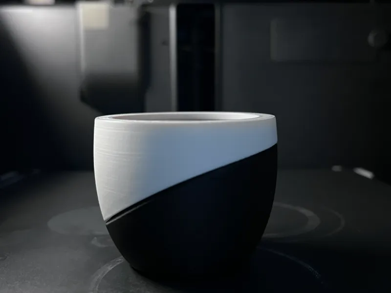 Minimalist planter