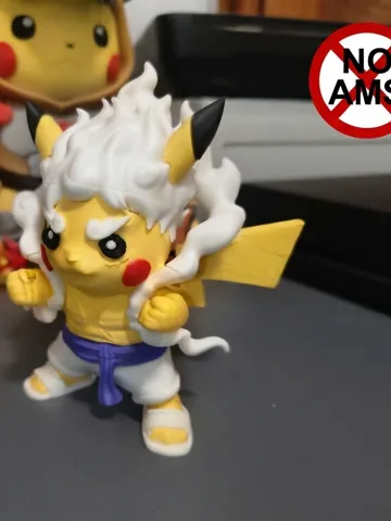 Figura decorativa: Pikachu Gear 5 (Modo Nika) — vista de referencia 2