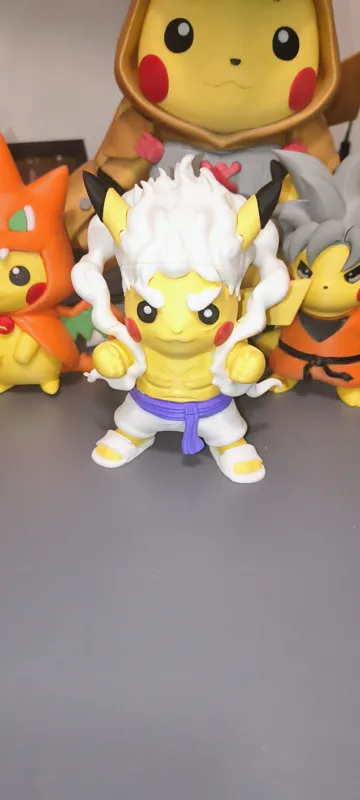 Figura decorativa: Pikachu Gear 5 (Modo Nika) — vista de referencia 4