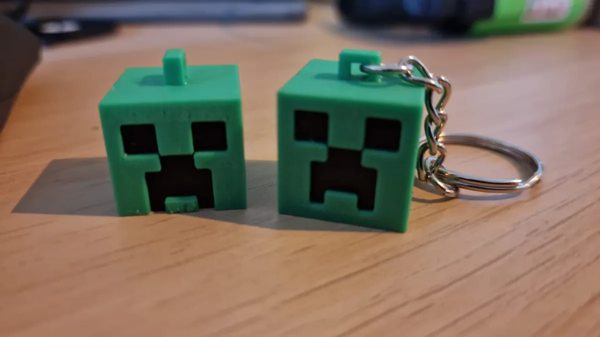 Minecraft Creeper Keychain by Wickieprints MakerWorld: Download Free 3D Models - 3D model önizlemesi