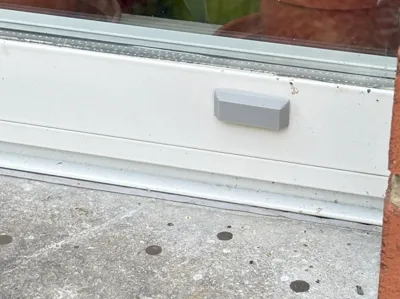 Window drainage nozzle