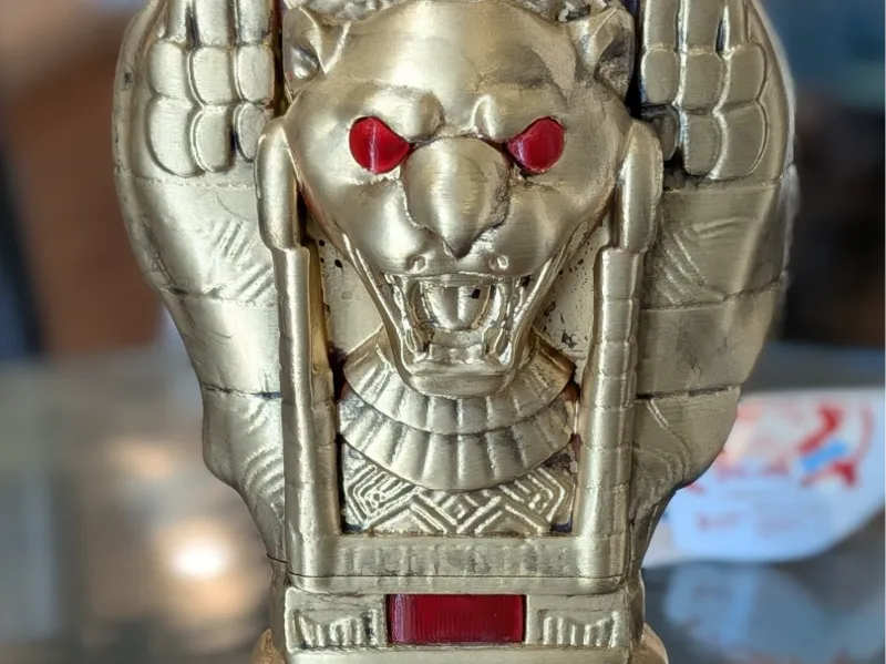 THE RUNDOWN (2003) - Gato Statue Gemstones