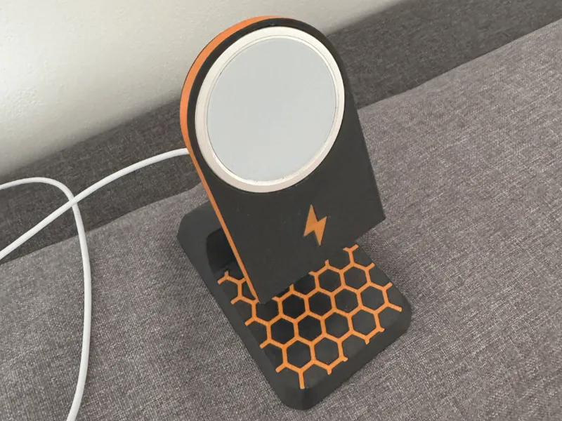 MagSafe stand