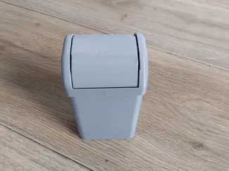 Mini desktop trashcan