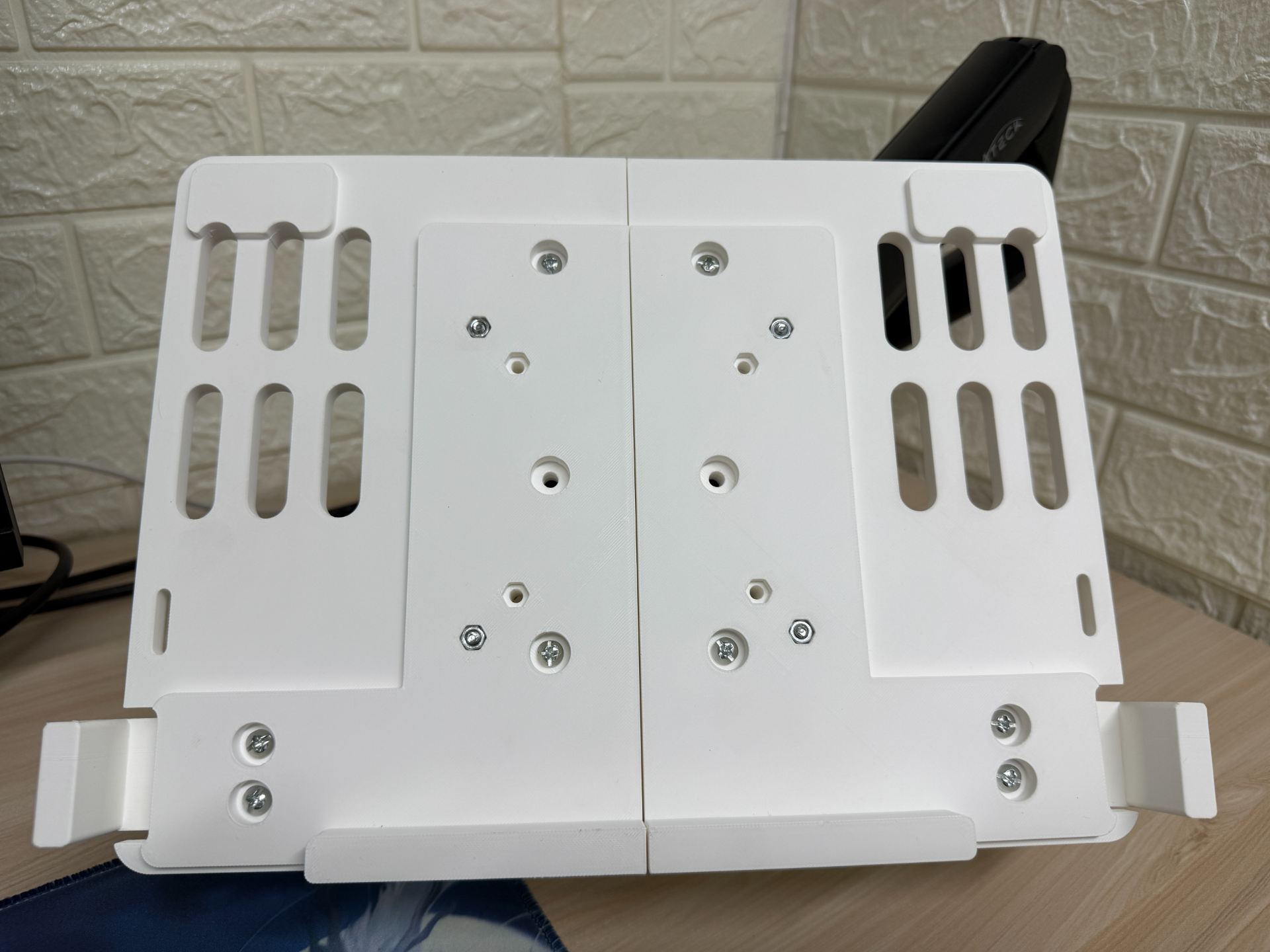 DuoDock 双翼托盘｜北弧 E350ez 笔记本支架 3D model