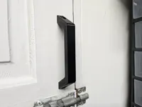 Poignée de porte simple et efficace — photo 1