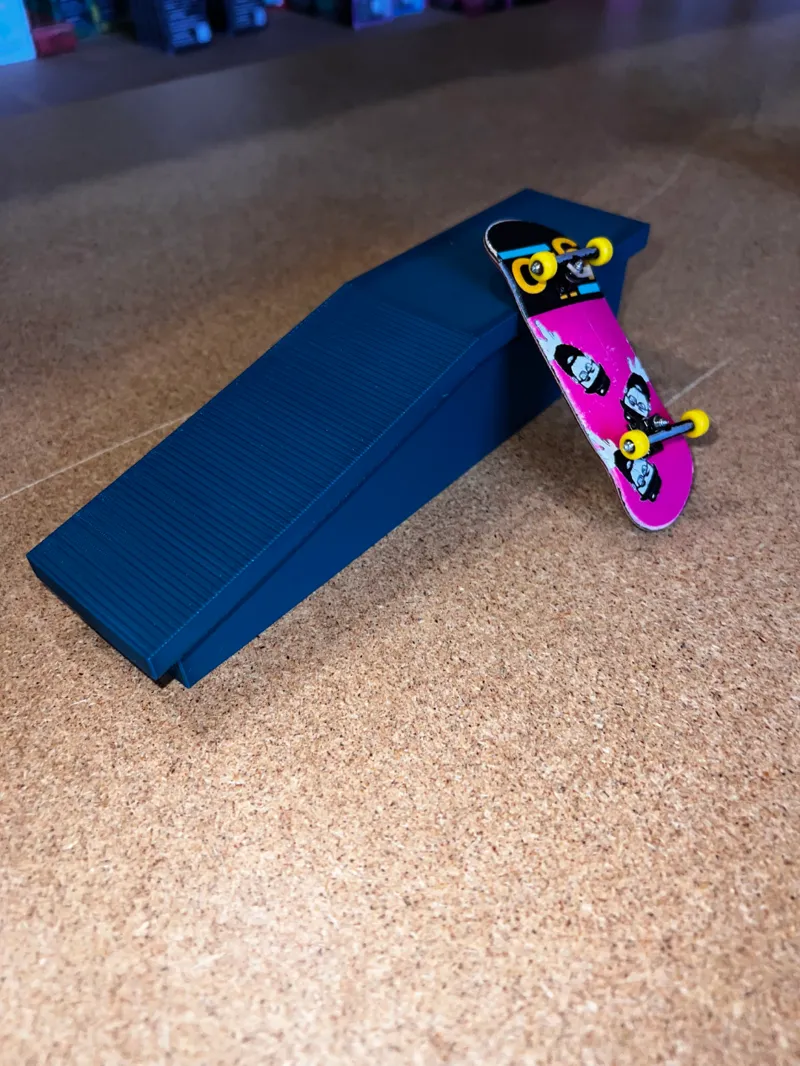 Slanted Rail for Fingerboards