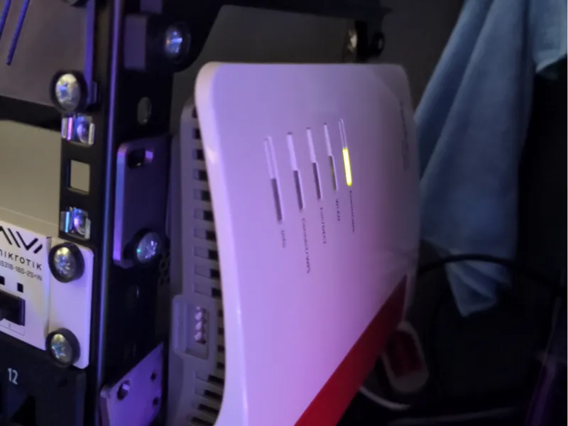 10-inch Rack Side Mount FritzBox 6660
