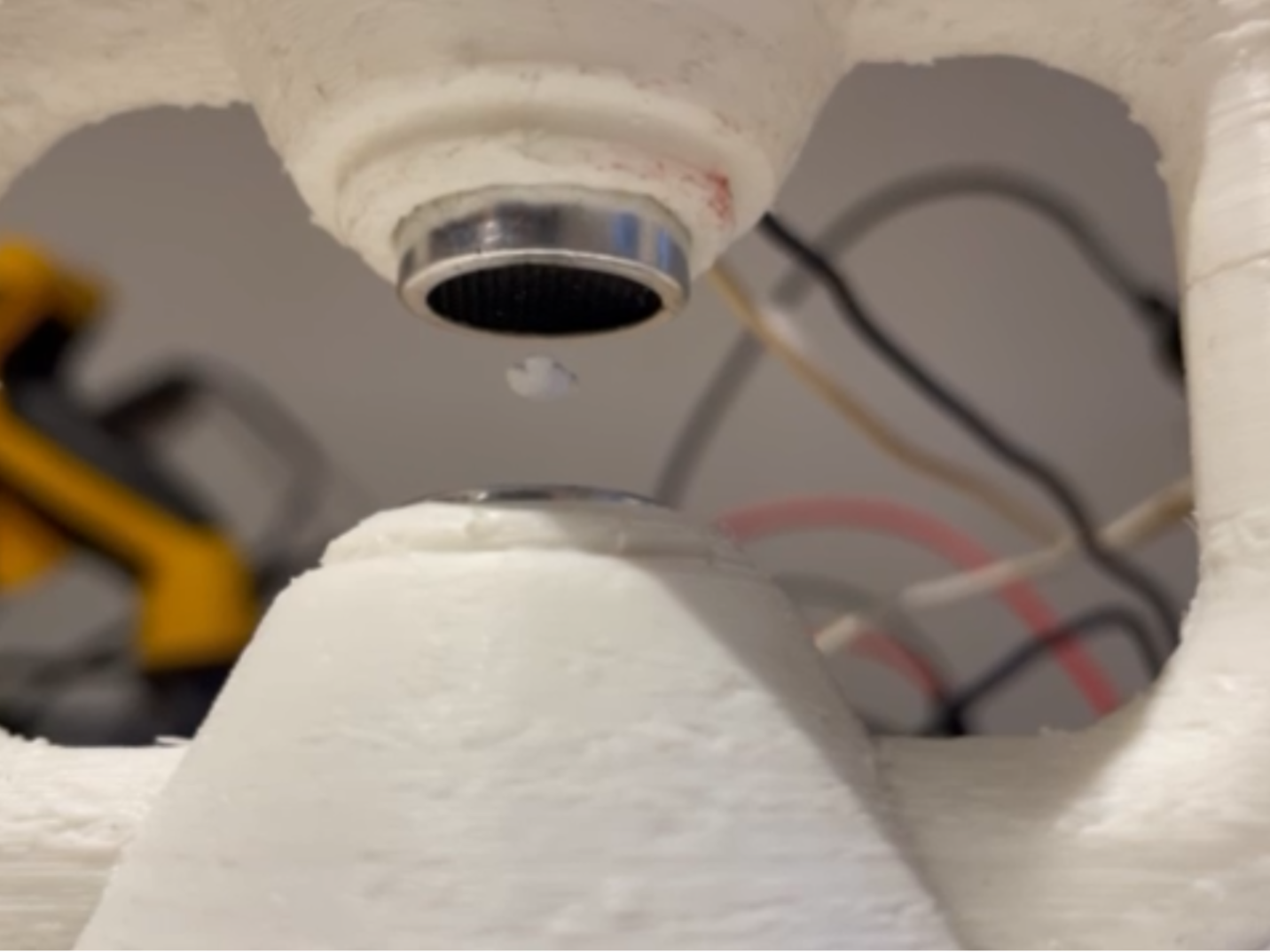 Acoustic Levitator 