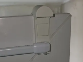 Klemmträger für Vitragenstange mit Klick