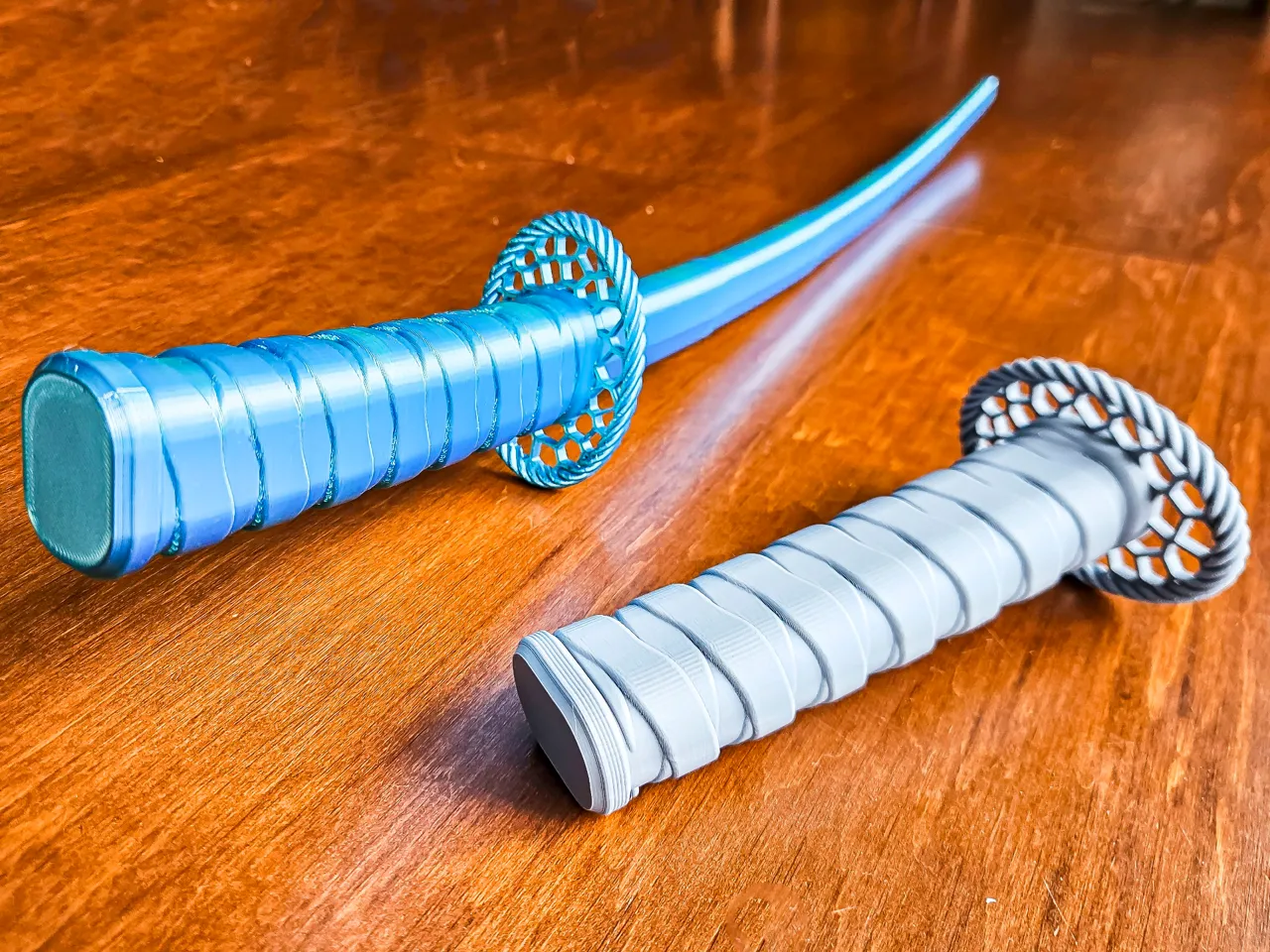 Long Organic Katana (print in place) no supports view 3