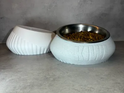Tilted pet bowl holder - Custom name!
