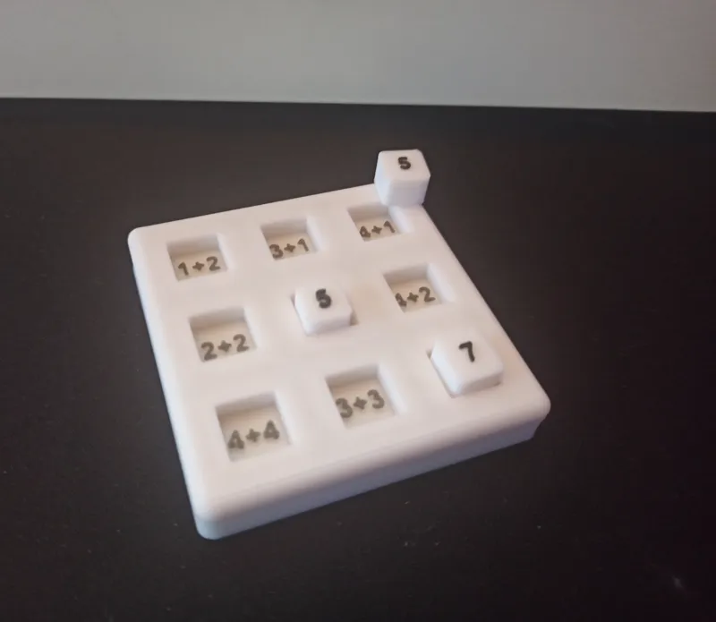 Maths game 3x3 or 10x10 tasks (incl. TikTakToe)