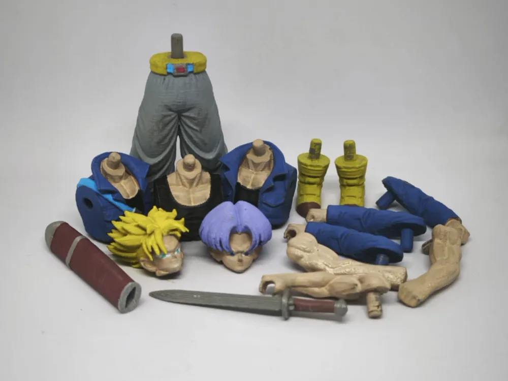 Figura decorativa: Future Trunks Modular Action Figure. Referencia del modelo original.