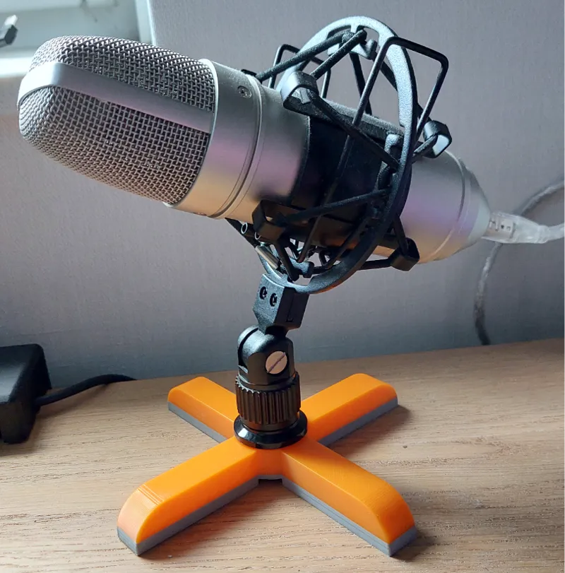 Microphone stand (short and flat)