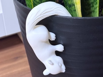 Charming Hanging Squirrel – Planter Buddy 